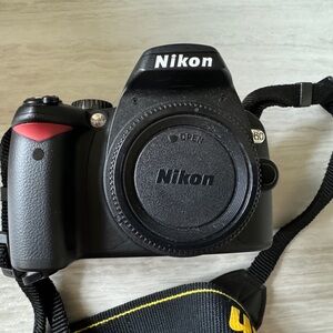 Nikon D60 DSLR Camera